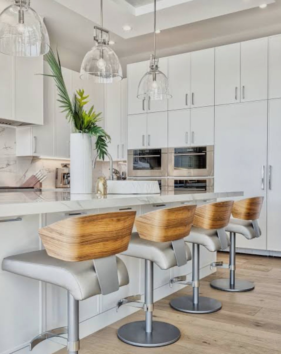 Contemporary apartment kitchen